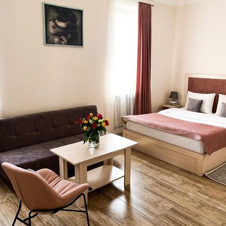 Alex Hotel Єреван Екстер'єр фото