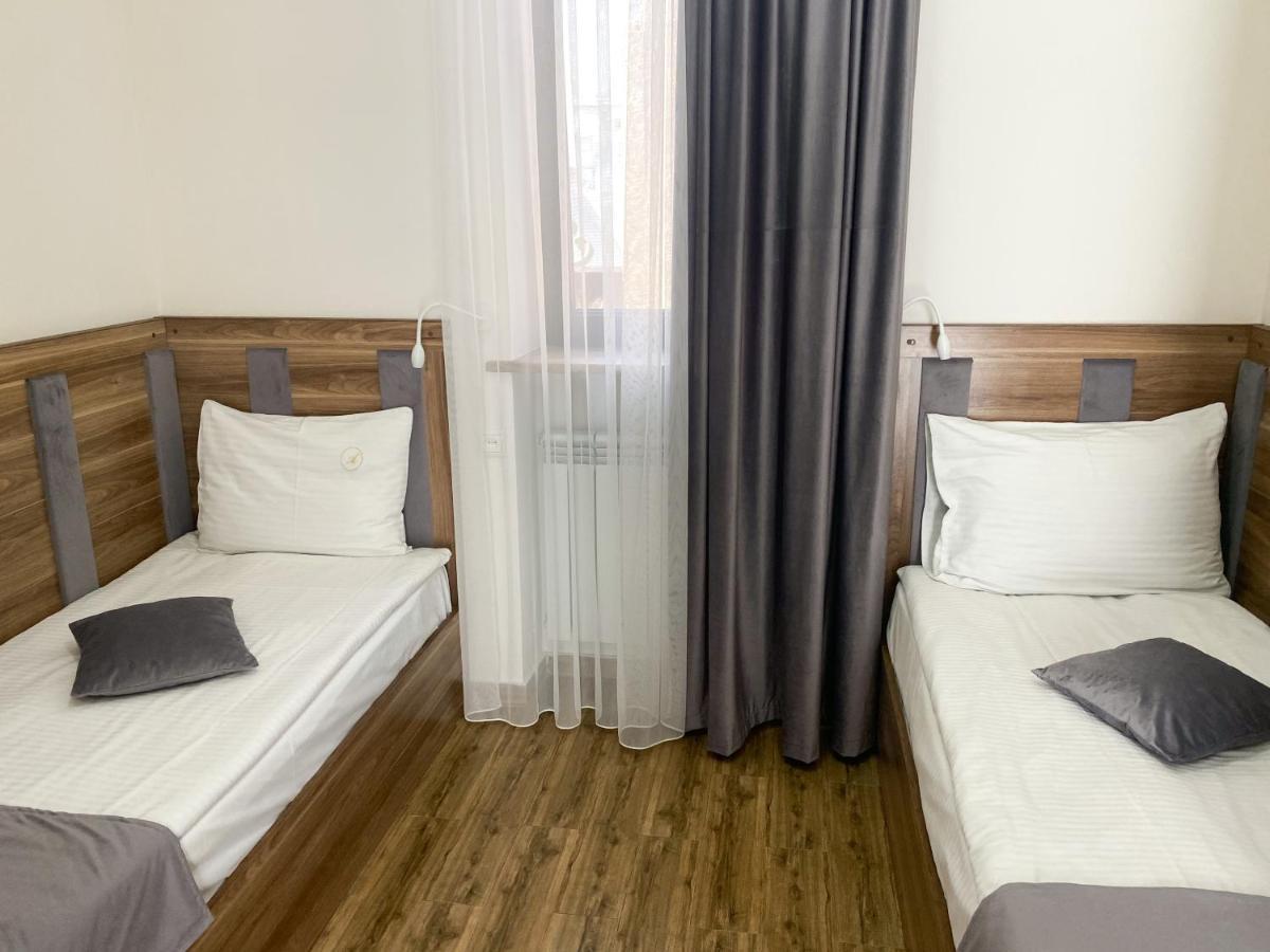 Alex Hotel Єреван Екстер'єр фото