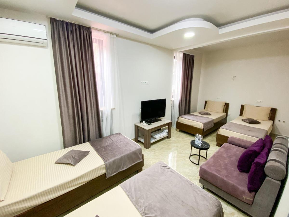 Alex Hotel Єреван Екстер'єр фото