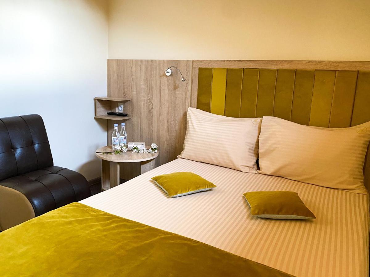 Alex Hotel Єреван Екстер'єр фото