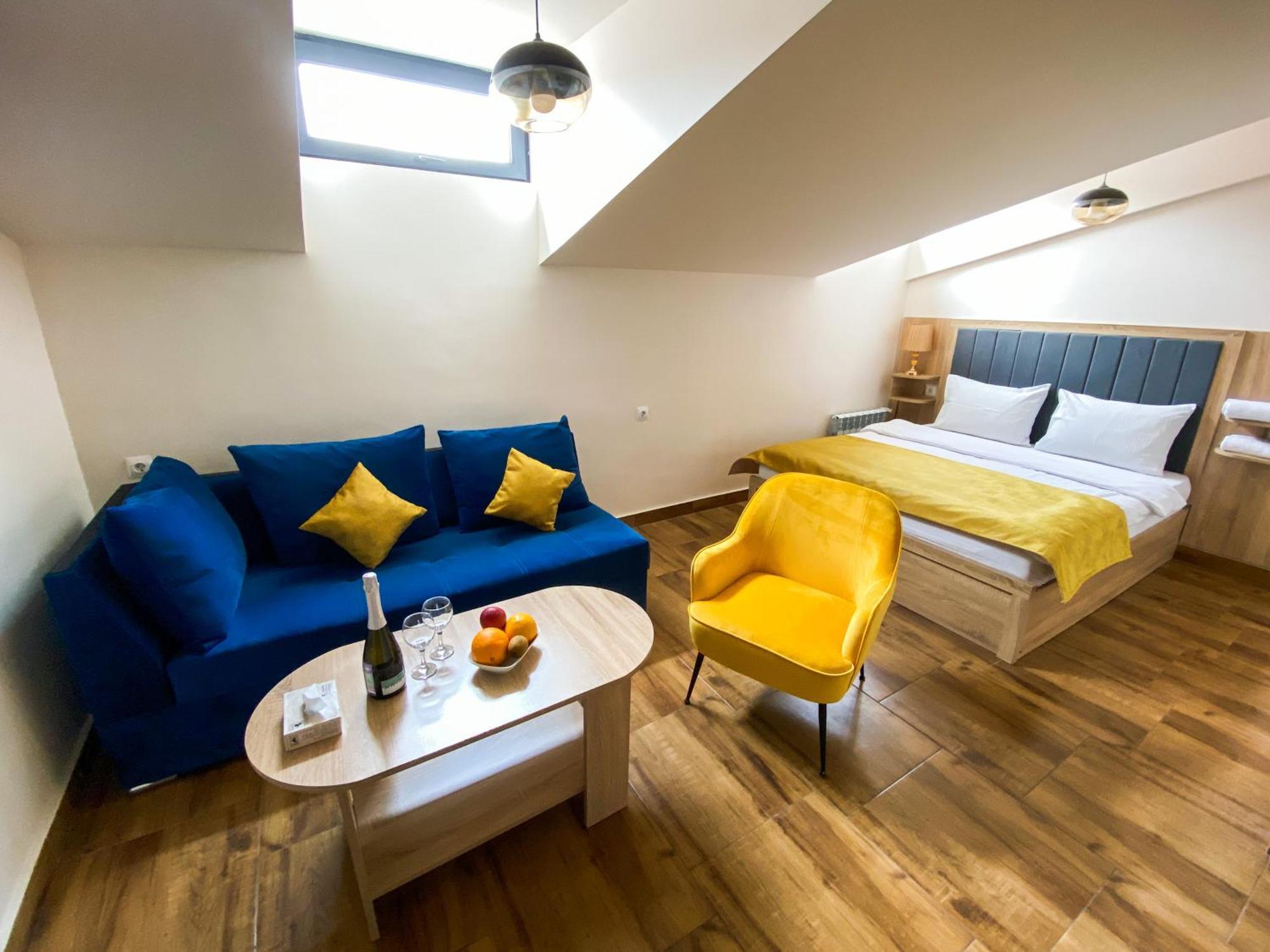 Alex Hotel Єреван Номер фото