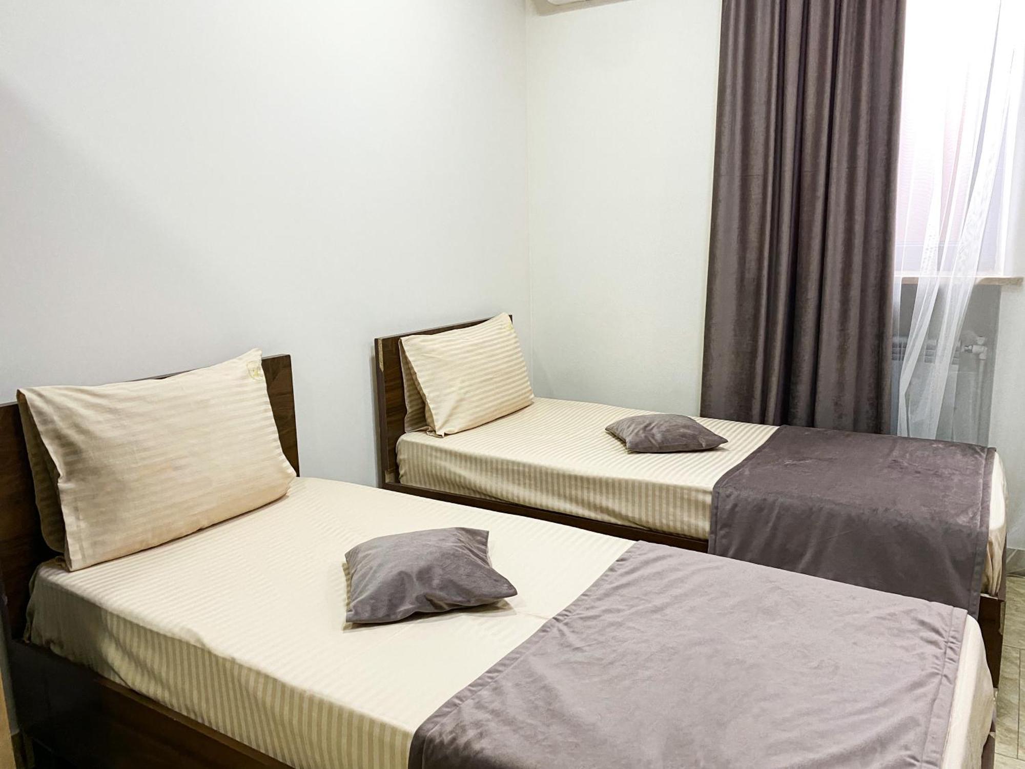 Alex Hotel Єреван Номер фото