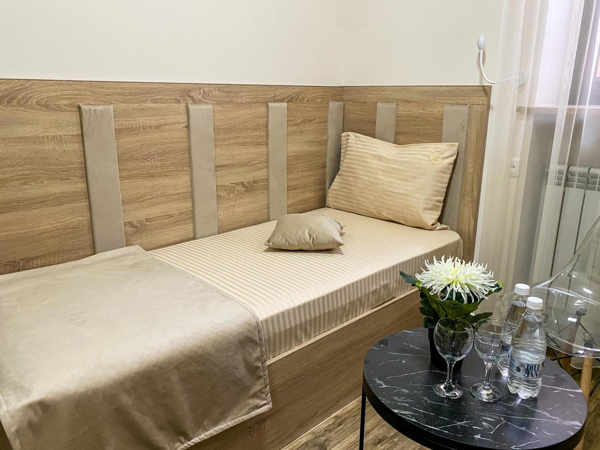 Alex Hotel Єреван Номер фото
