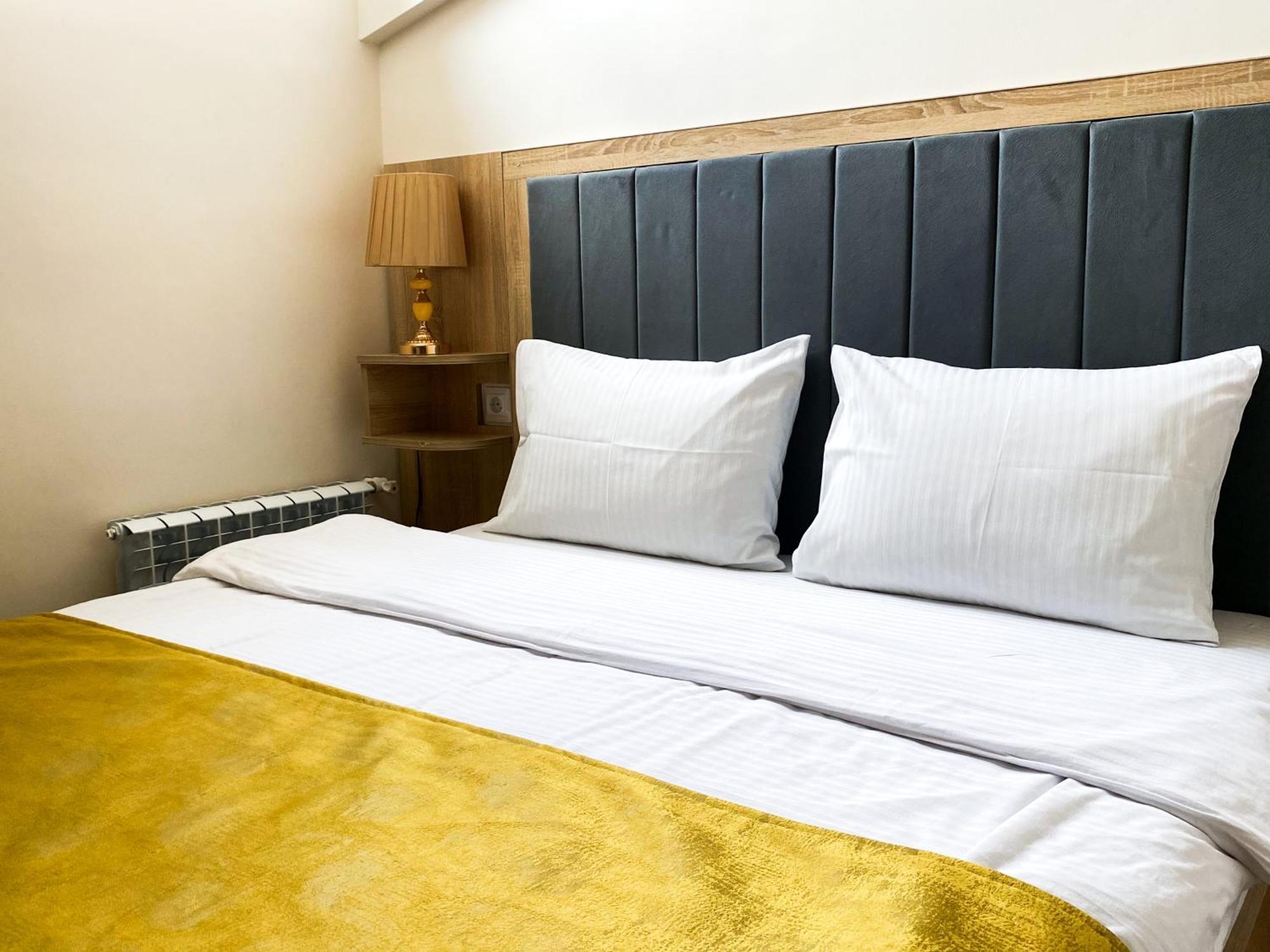 Alex Hotel Єреван Номер фото