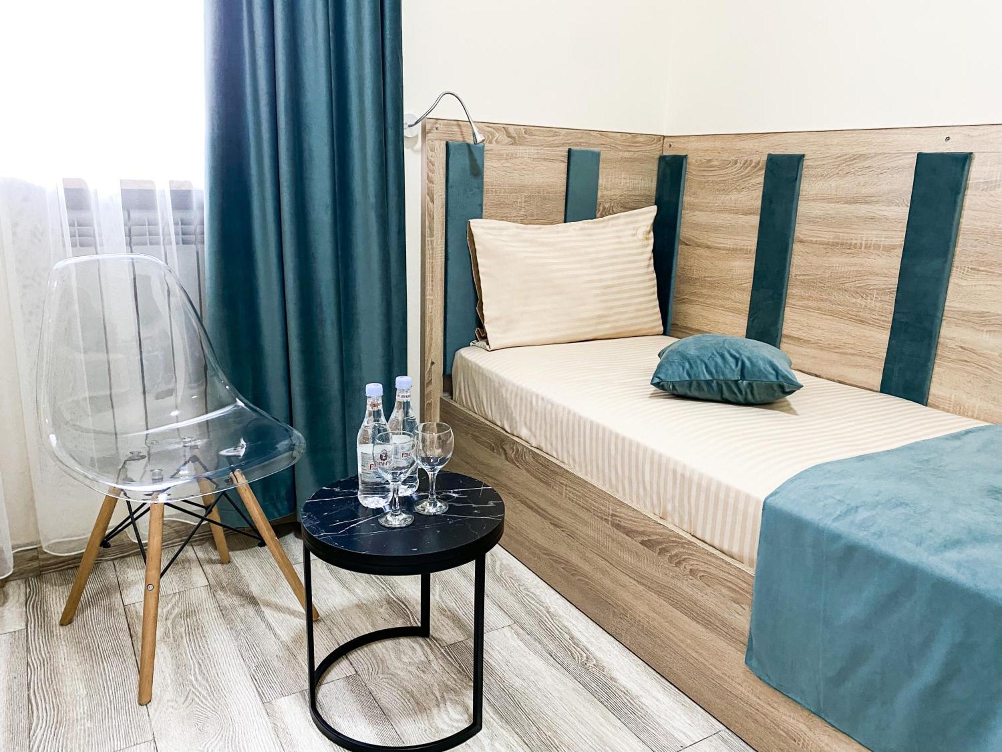 Alex Hotel Єреван Екстер'єр фото